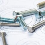 Alegerea corectă a șuruburilor și conectorilor pentru montajul structurilor metalice