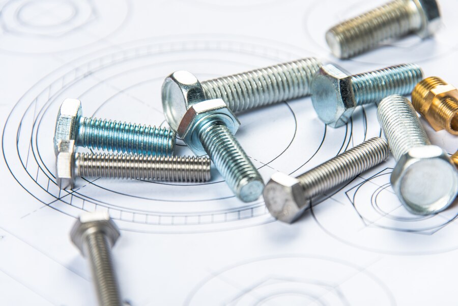 Alegerea corectă a șuruburilor de înaltă rezistență pentru structuri metalice