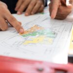 Cum influențează amplasamentul terenului proiectarea structurilor metalice