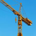Importanța echipamentelor de ridicare în montajul structurilor metalice