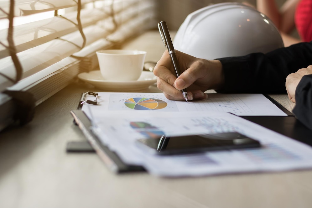 Gestionarea riscurilor în proiectele de construcții comerciale și industriale