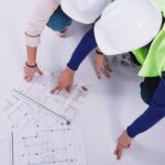 Cum se face coordonarea subcontractorilor într-un proiect complex
