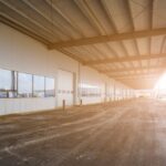 Soluții eficiente pentru iluminatul natural în halele metalice