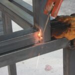 Diferențele dintre montajul structurilor metalice pentru spații reci și cele izolate termic