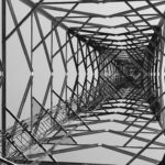 Utilizarea betonului în combinație cu structurile metalice: avantaje și provocări