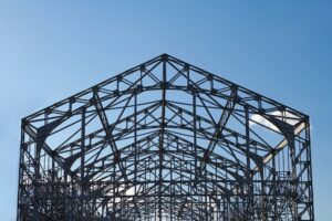 Greșeli frecvente în montajul structurilor metalice și cum să le eviți