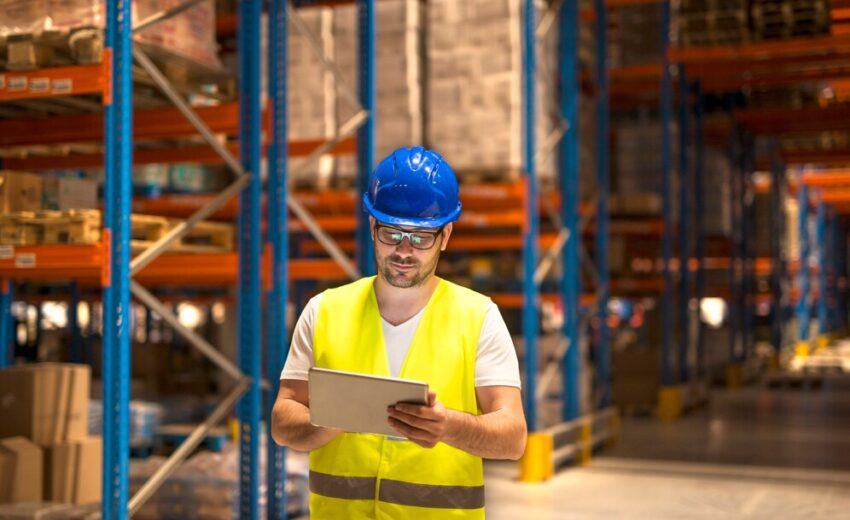 De ce este importantă logistica în construcțiile industriale?