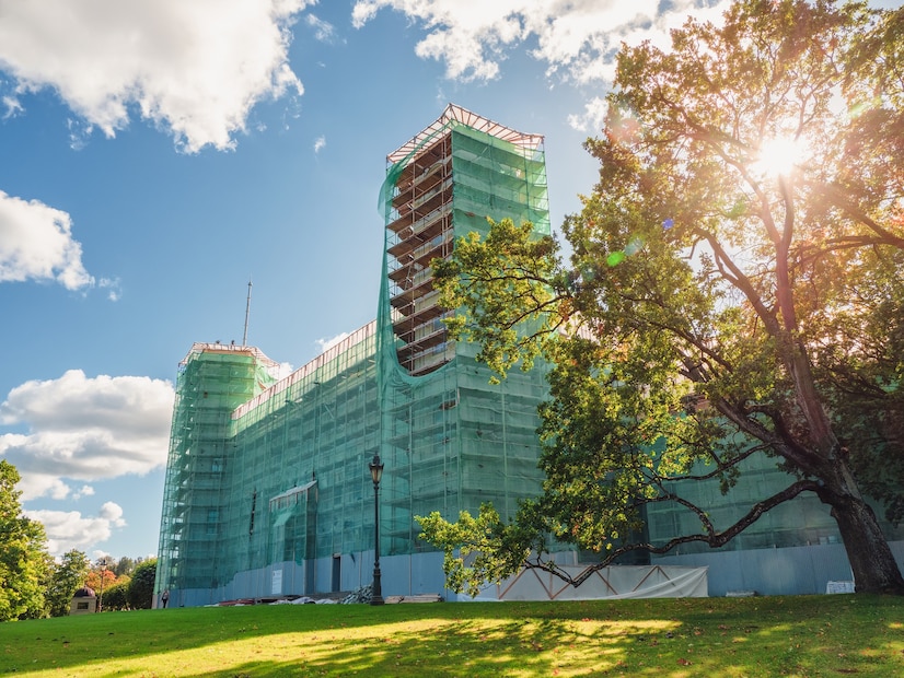 Cum influențează reglementările de mediu construcțiile comerciale și industriale