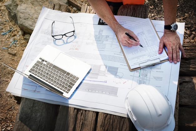 Diferențele dintre antrepriza generală și subcontractarea lucrărilor