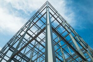 Ce trebuie să știi înainte de a construi o hală metalică