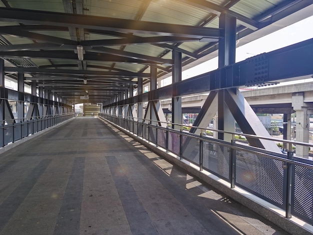 Ce trebuie să știi despre structurile metalice pentru parcări supraetajate