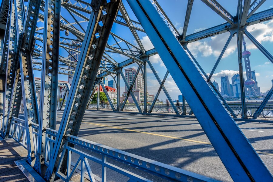 Acasă 62 Diferențele dintre montajul structurilor metalice pentru zone seismice și cele standard